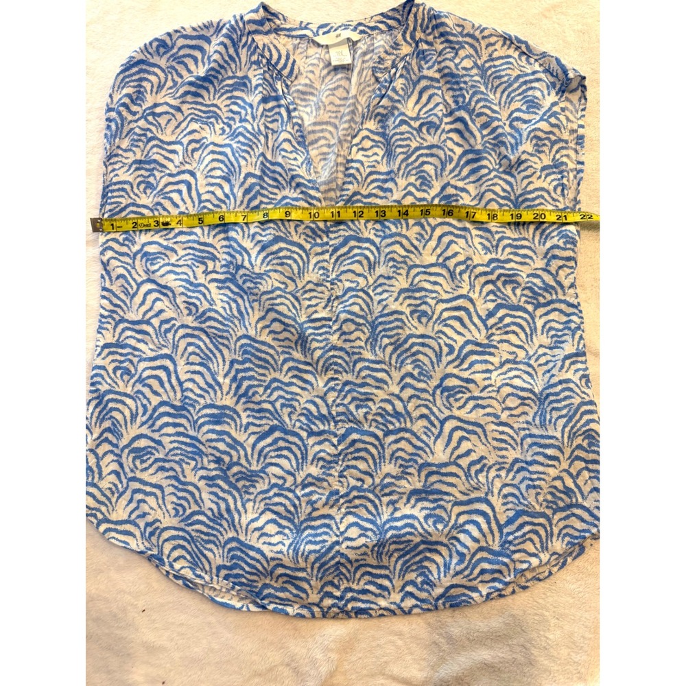 H&M Blue White Abstract Wave Print Sleeveless Blouse V-Neck Top Medium - Picture 2 of 5